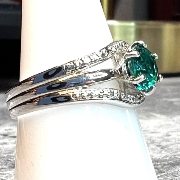 Ring Bomb Party Ring, size 7, green stone silver color band CZ looking mini acce - Picture 3 of 5